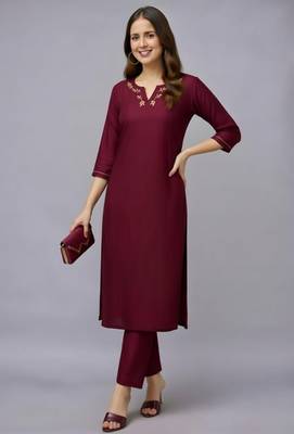 Maroon embroidered rayon kurta set 2