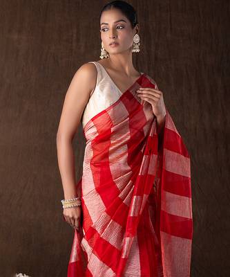 red handloom silk saree with bold stripe weaving 4