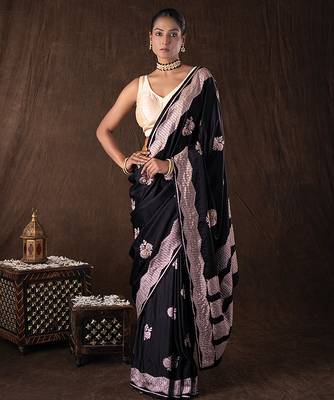 black handloom banarasi silk saree with zari border 1