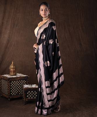 black handloom banarasi silk saree with zari border 2