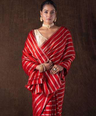 red handloom silk saree with striped zari pattern 4