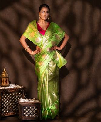 green handloom tissue silk saree with shimmer finish 4