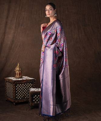 navy blue handloom kanchipuram silk saree with motifs 2