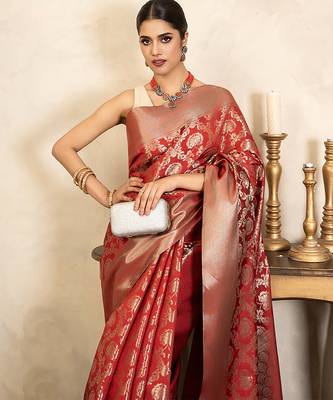 red handloom pure silk saree with elegant zari work 4