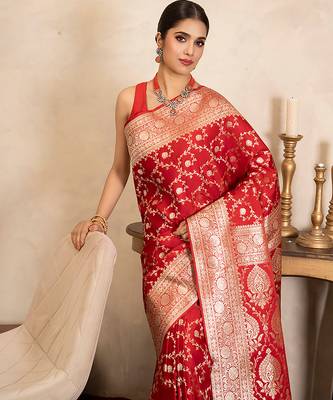 red handloom banarasi silk saree with rich zari work 3