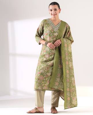 Fiza-e-zariya suit set 1