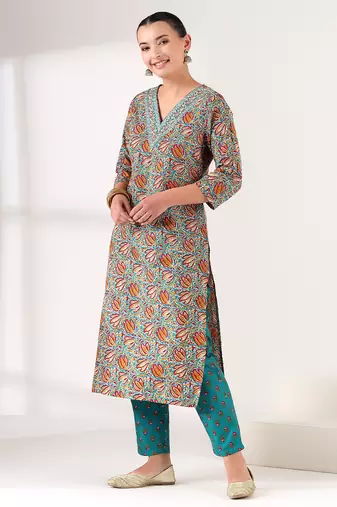 Nilaya suit set