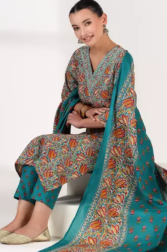 Nilaya suit set