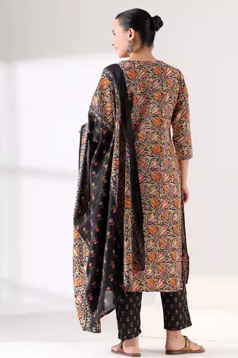Shyamali suit set