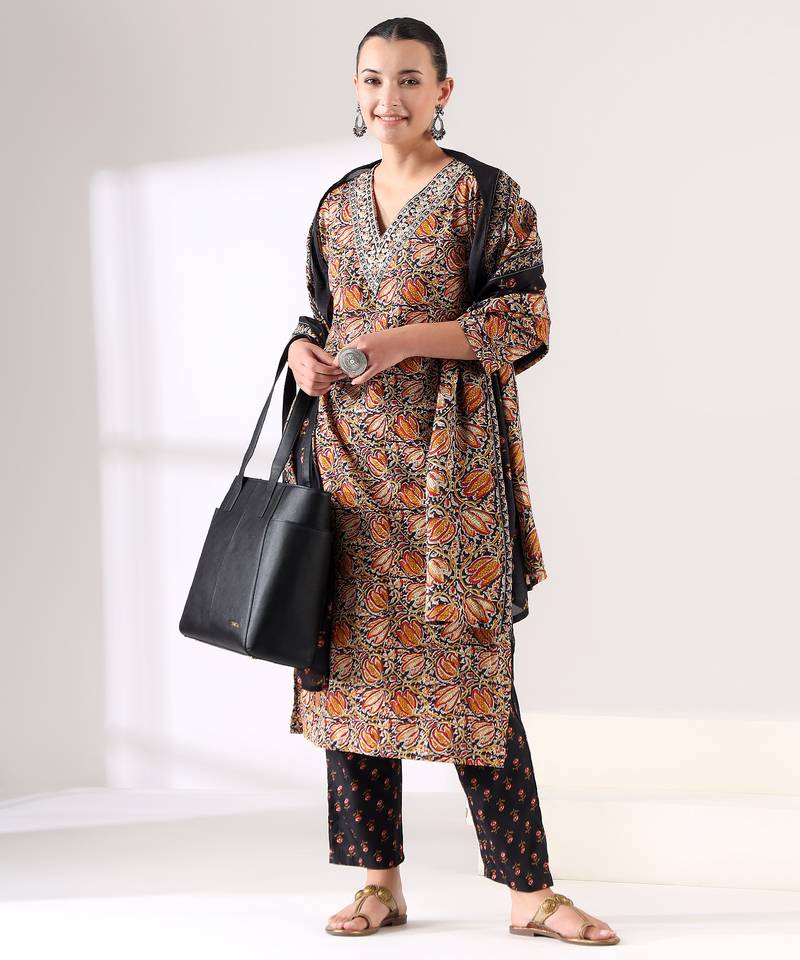 Shyamali suit set