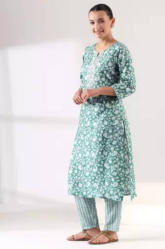 Meera suit set