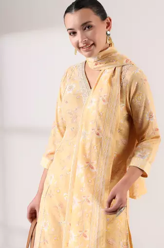 Gauri suit set