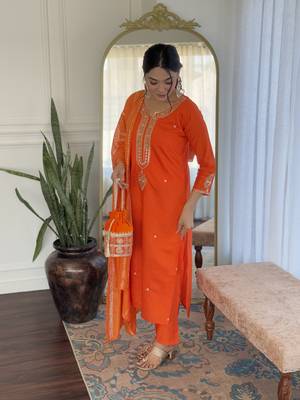 Women's orange viscose chanderi embroidered kurta pant set with jacquard dupatta 3