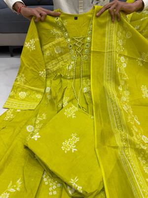 light green cotton printed kurta set  2