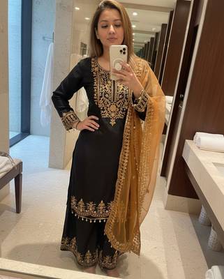  black silk blend embroidered kurta set  4