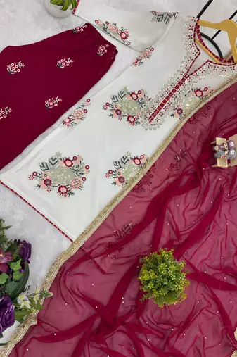  white floral embroidered tunic set