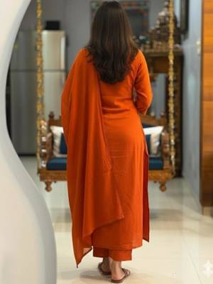 Rust cotton kurta with floral embroidery and dupatta 2