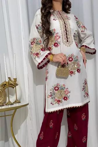  white floral embroidered tunic set