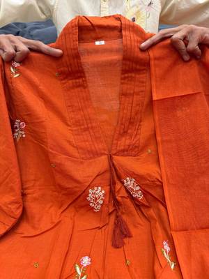 Rust cotton kurta with floral embroidery and dupatta 4