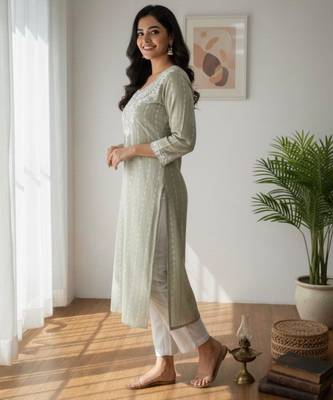 Light olive botanical embroidered kurta with keyhole detail 3