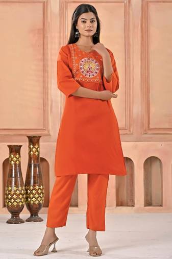 ORANGE kurta set with PRINTED motif