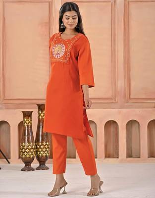 ORANGE kurta set with PRINTED motif 2