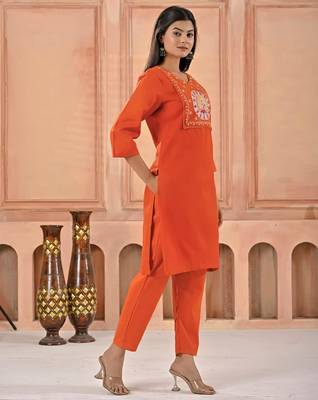 ORANGE kurta set with PRINTED motif 4