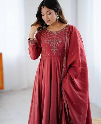 red silk blend anarkali kurta set 3