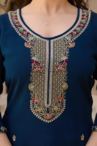 Women   s dark blue silk blend kurta with floral organza dupatta