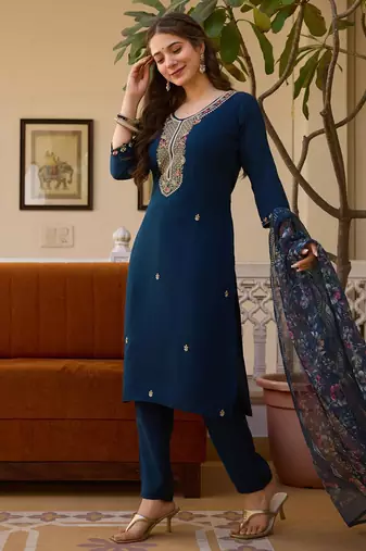 Women   s dark blue silk blend kurta with floral organza dupatta