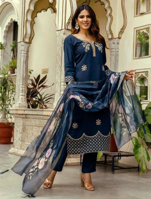Teal blue silk kurta with geometric zari hem and floral dupatta 4