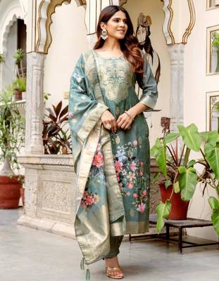 grey floral printed kurta set 3