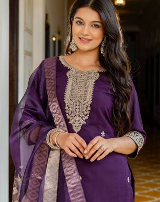 purple silk blend embroidered kurta set 4