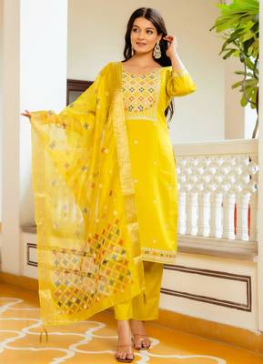 yellow embroidered kurta set 3
