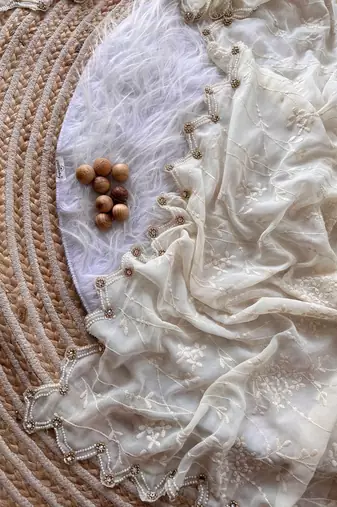 White Color Viscos Thread Work Border Georgette Silk Saree