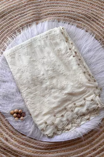 White Color Viscos Thread Work Border Georgette Silk Saree