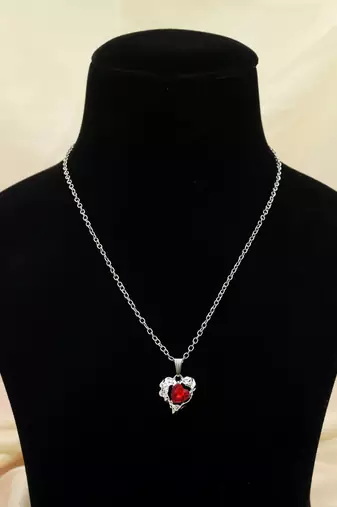 Red color heart shape anti tarnish necklace