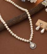 White color stone necklace set