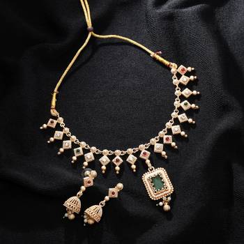 green rani stone matte gold jhumki necklace set 1