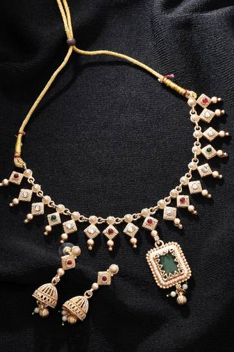 Green & rani color matte gold necklace set