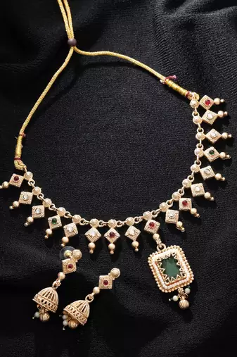 Green & rani color matte gold necklace set