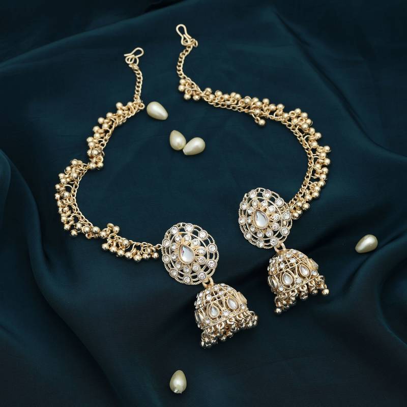 White color kundan earrings