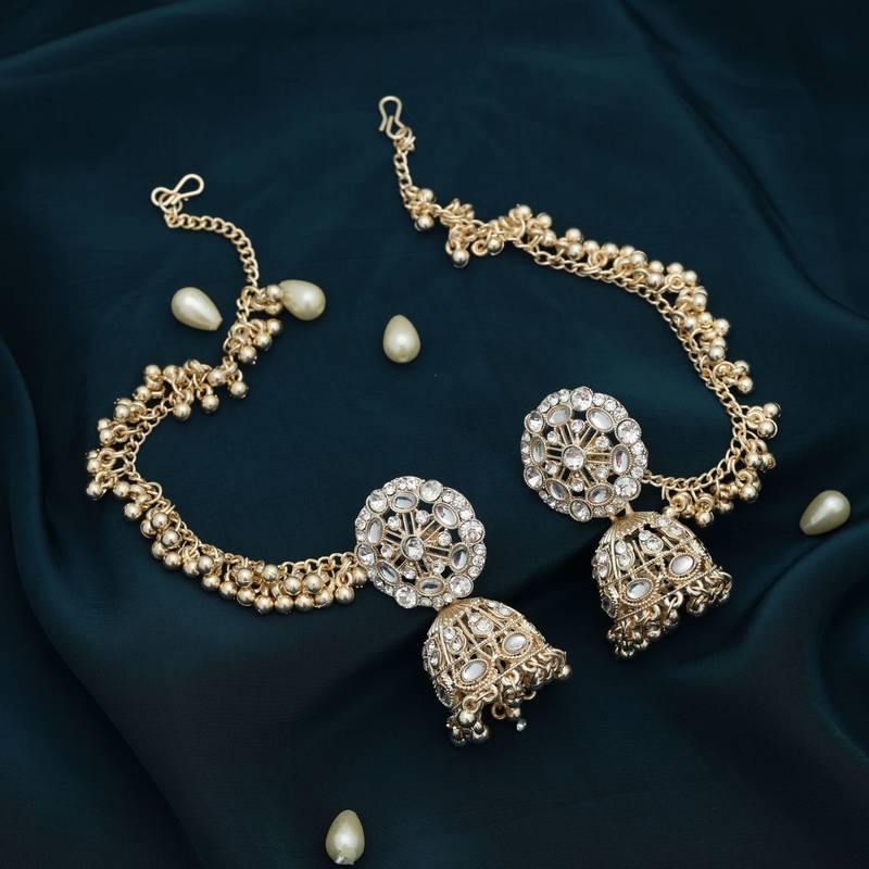 White color kundan earrings