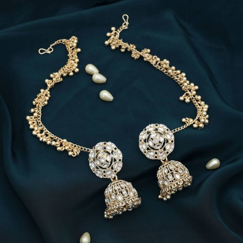 White color kundan earrings