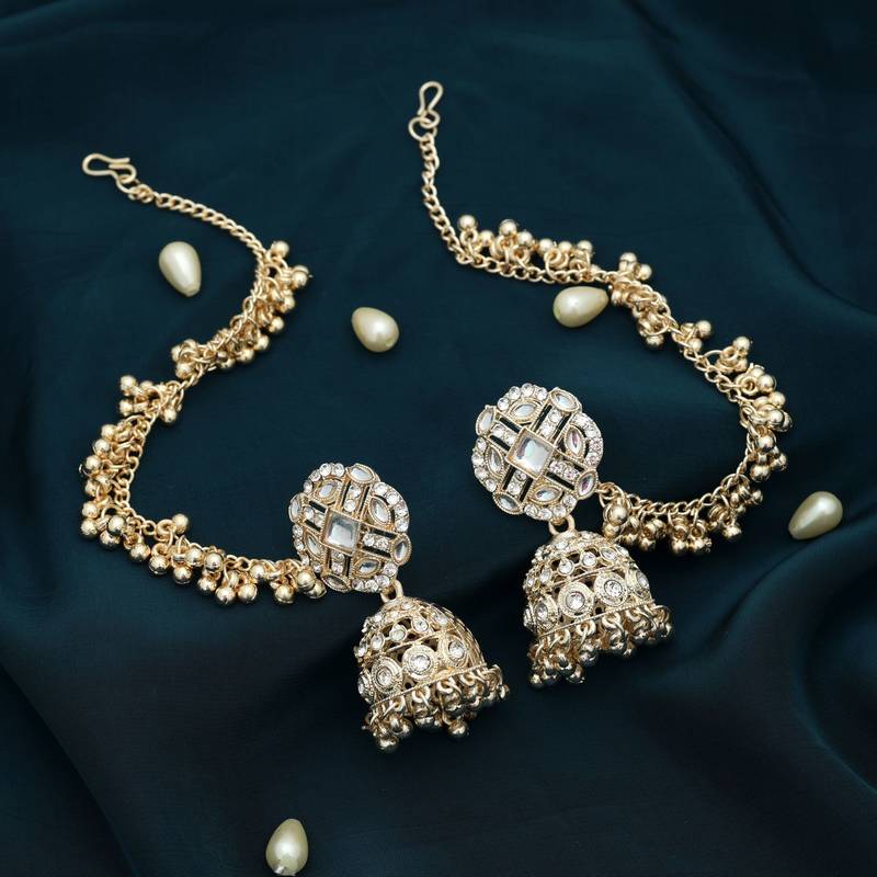 White color kundan earrings