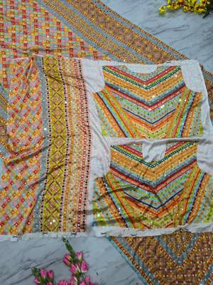Multicolor geometric print saree 3