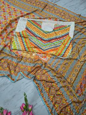 Multicolor geometric print saree 4