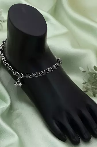 Silver color oxidised anklet