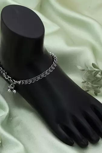 Silver color oxidised anklet