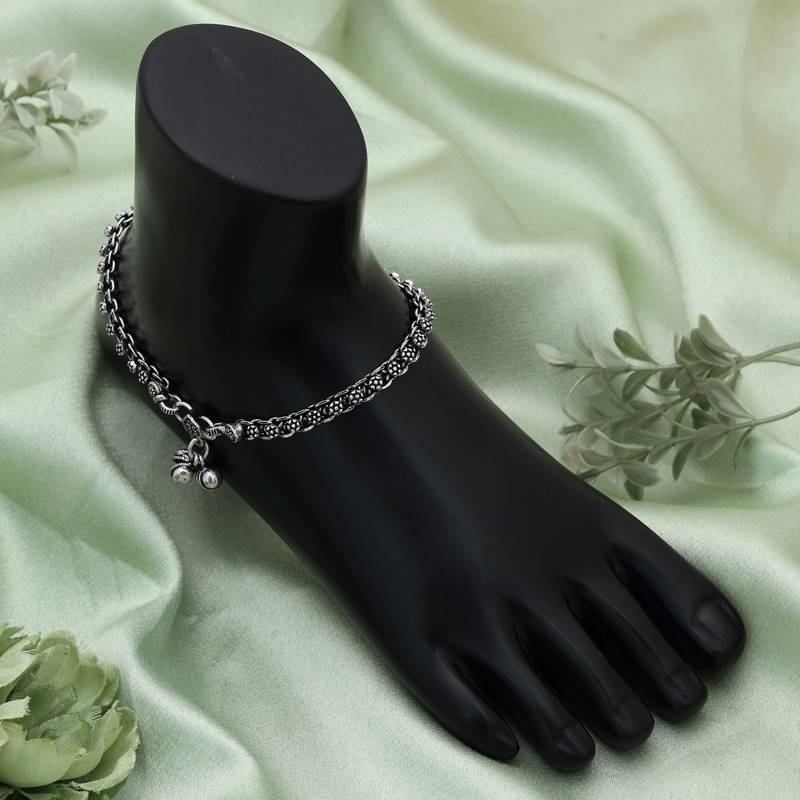 Silver color oxidised anklet